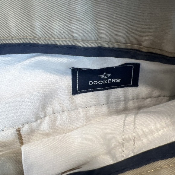Dockers Khaki Pants 36x32 Men Straight Slim Tapered Fit Slacks Chinos - Picture 2 of 10